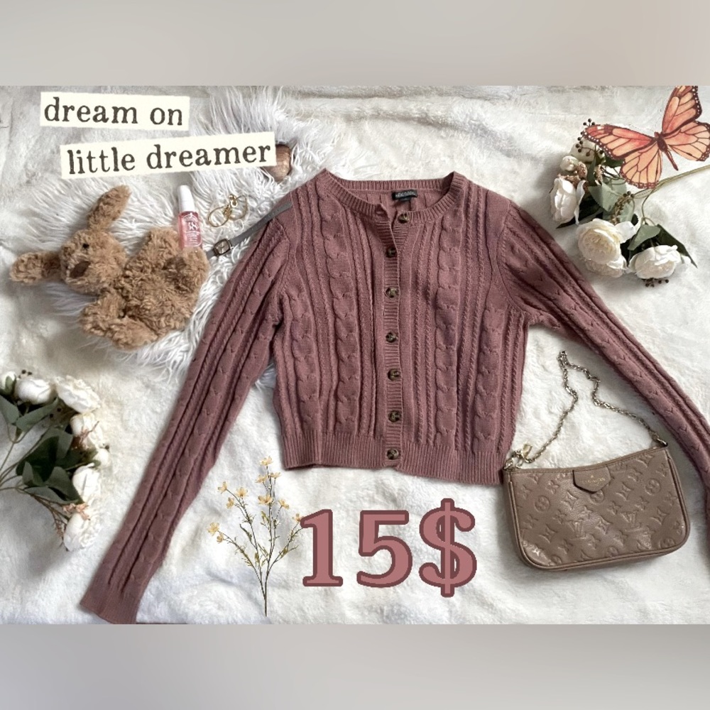 Knitted pink fall aesthetic buttoned crop top sweater 🪷☁️